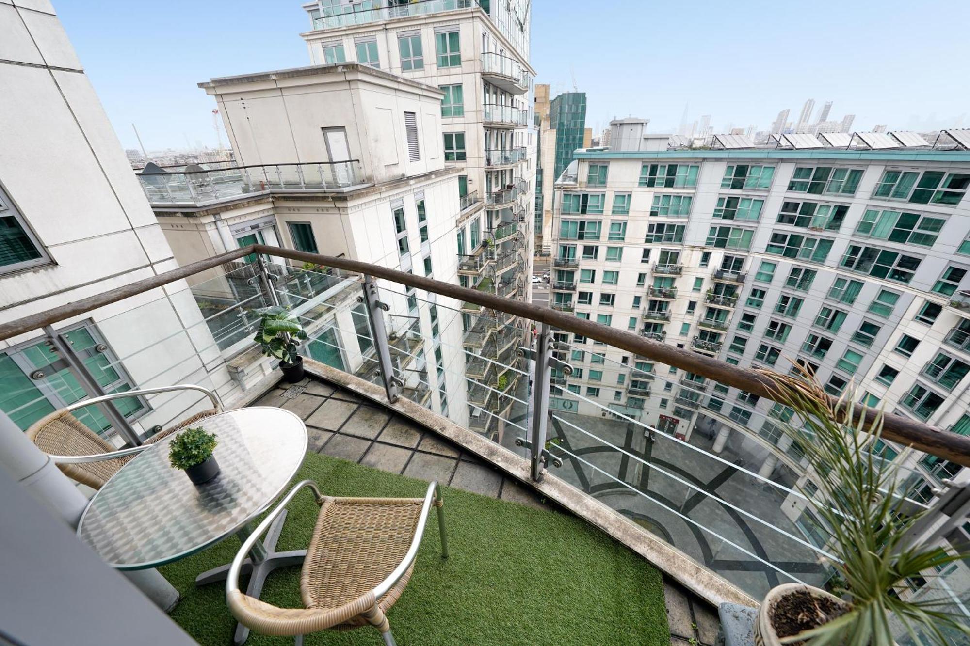 St George River Apartment Londra Dış mekan fotoğraf